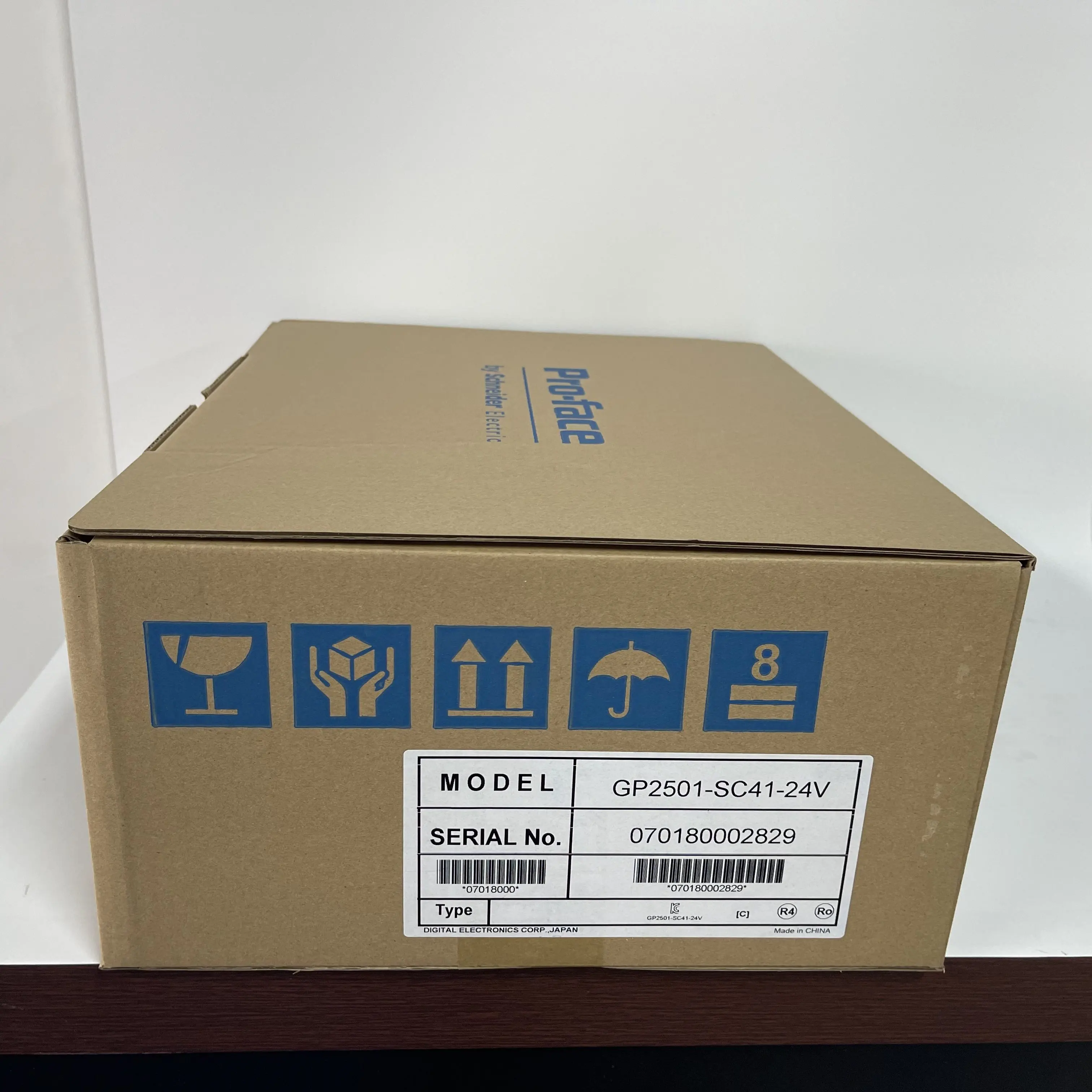 Pro-face HMI Human Machine Interface GP2501-SC41-24V Pro-face HMI Human Machine Interface GP2501-SC41-24V