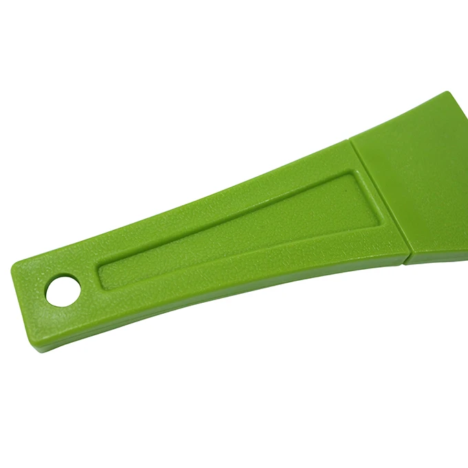 Пластиковый скребок для льда