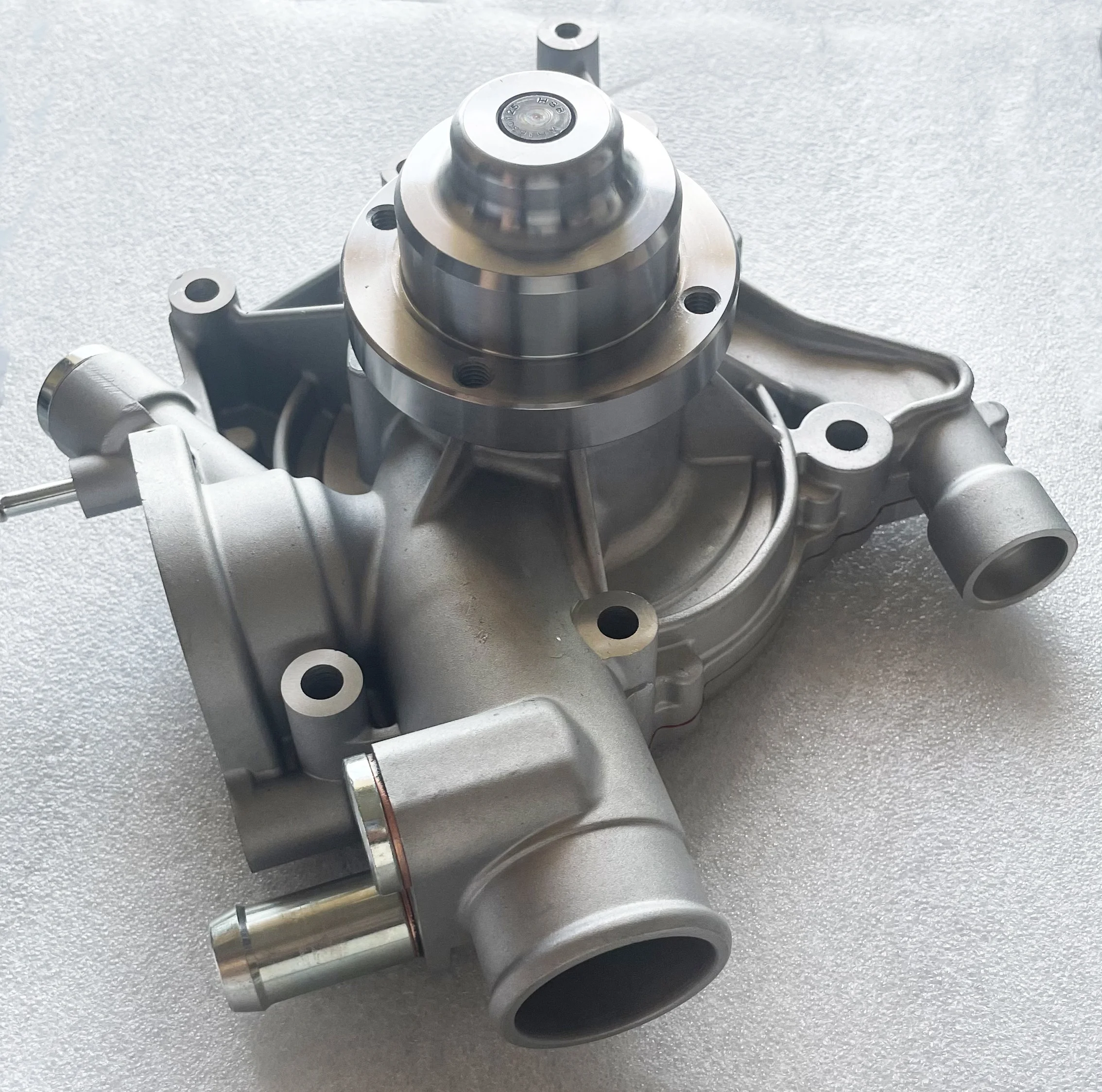 High Quality D-Eutz TD2.9 TCD2.9L04 Water Pump 04162751