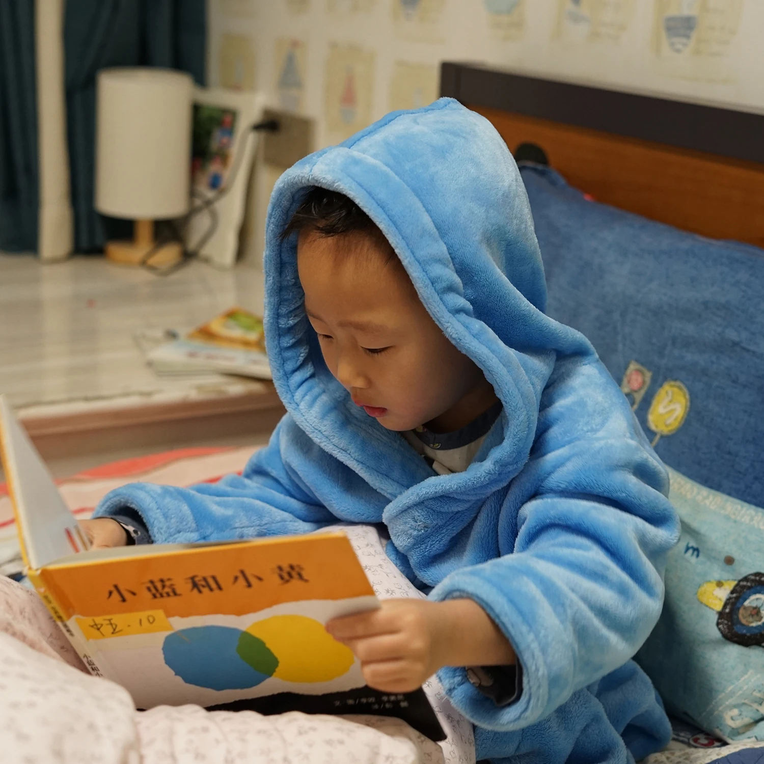 Оптовая продажа, супермягкий фланелевый банный халат унисекс с капюшоном из кораллового флиса для детей