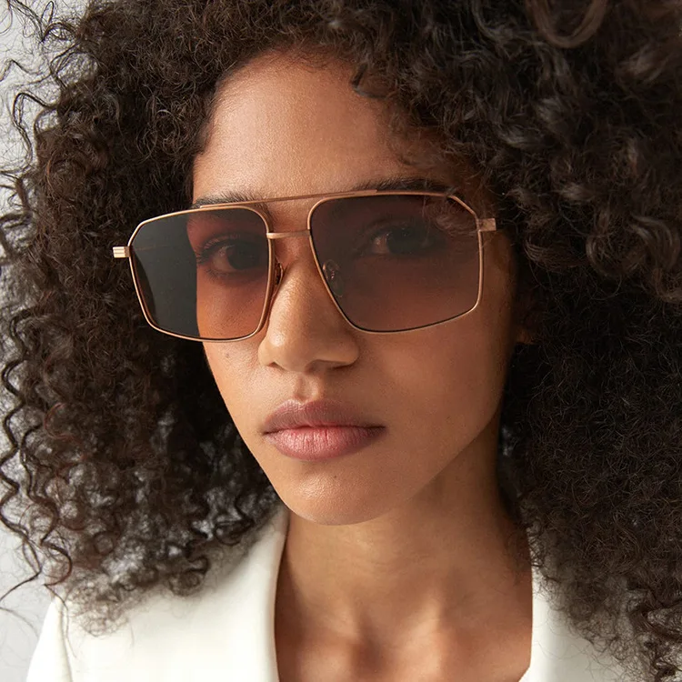 Nuevas gafas de sol con montura de Metal Vintage al por mayor para hombres y mujeres 2025 nuevo estilo Retro clásico marco cuadrado gafas de sol