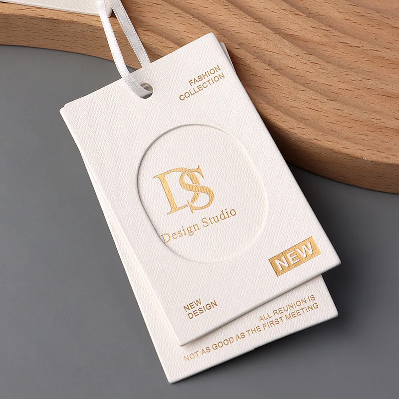 Made in Chinese Factory Custom Gold Logo Garment Coated Paper Hang Tags Luxury Hangtags for Clothing Etiquetas Para Ropa
