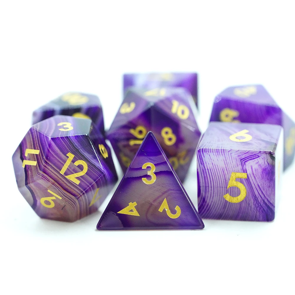Polyedertärningar Med Skräddarsytt Logotyp Rpg Dungeons and Dragons Stenskarpa Kantmönster Naturlig Lila Agatsten Stripesats