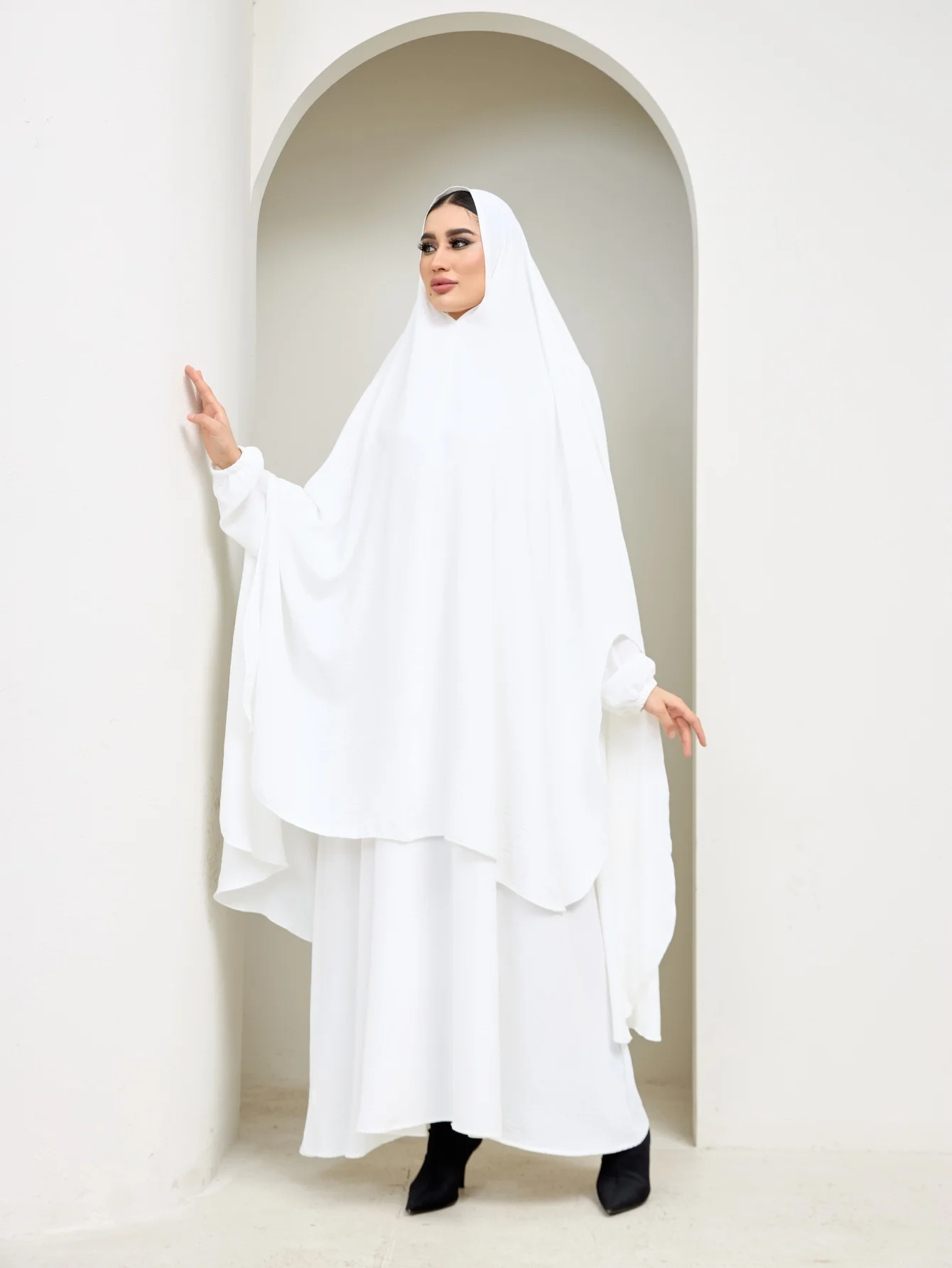 2024 New Arrival a Solid Color Breathable and Comfortable Ice Silk Wrinkled Muslim Ladies' Pilgrimage Burqa With a Headscarf
