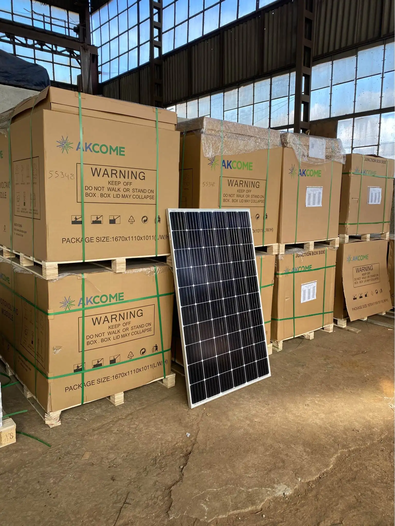 High Efficiency AKCOME SKA508MHVC 210mm Mono 9BB Half Cut Solar Panel Module 410w 415w for Europe
