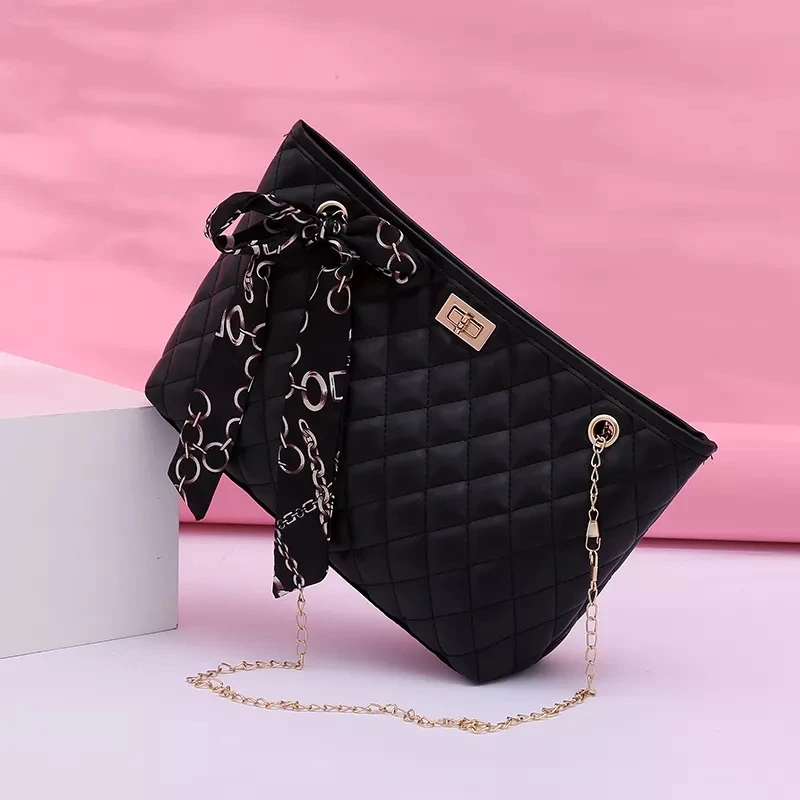 2022 Hiot Sale Small Square Chain Women Handbags Chain Strap Messenger