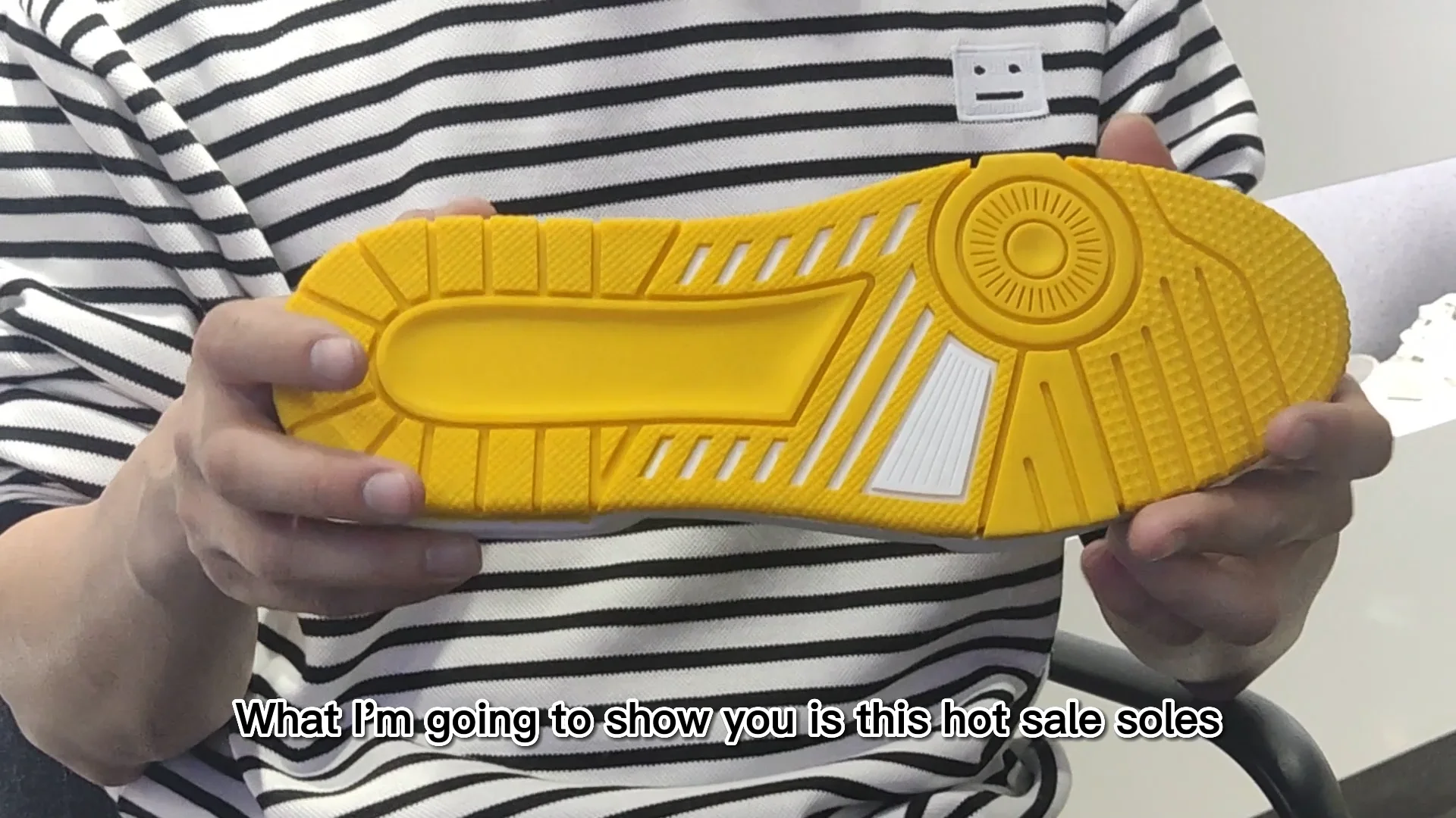 Risvinci Factory Direct Wearresistant Running Sports Shoes Soles Good