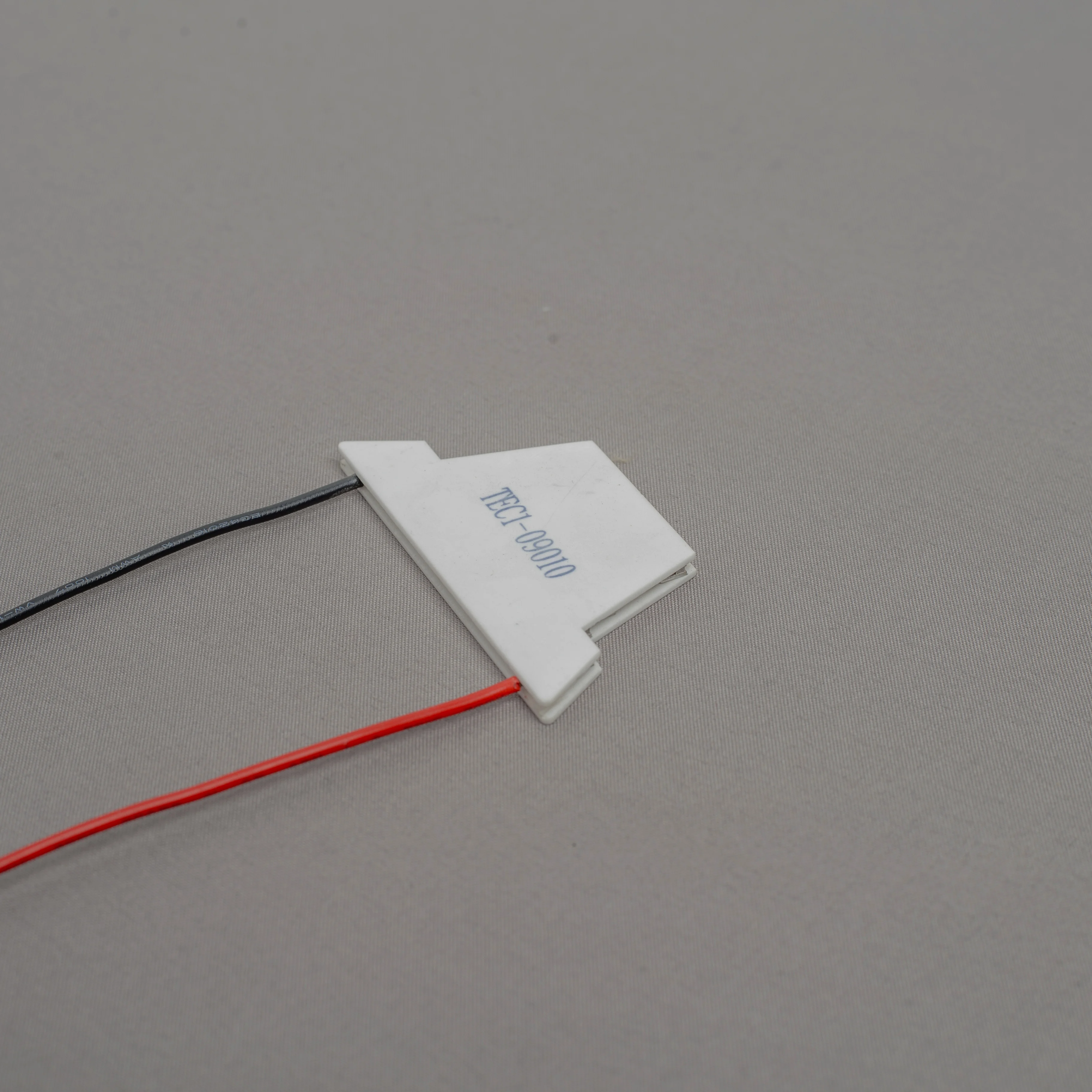 Customized Chips Thermoelectric Cooling Peltier Plate Module TEC1
