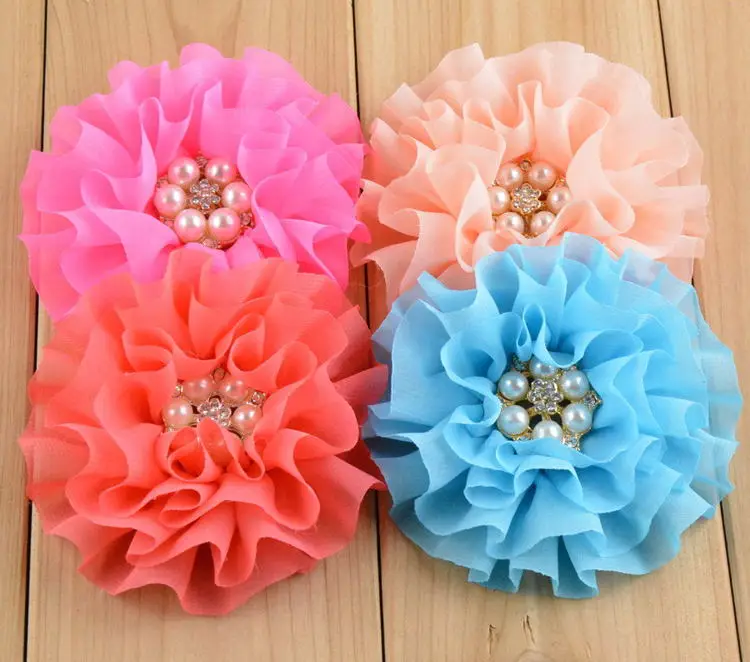 Цветок из плотной ткани ручной работы