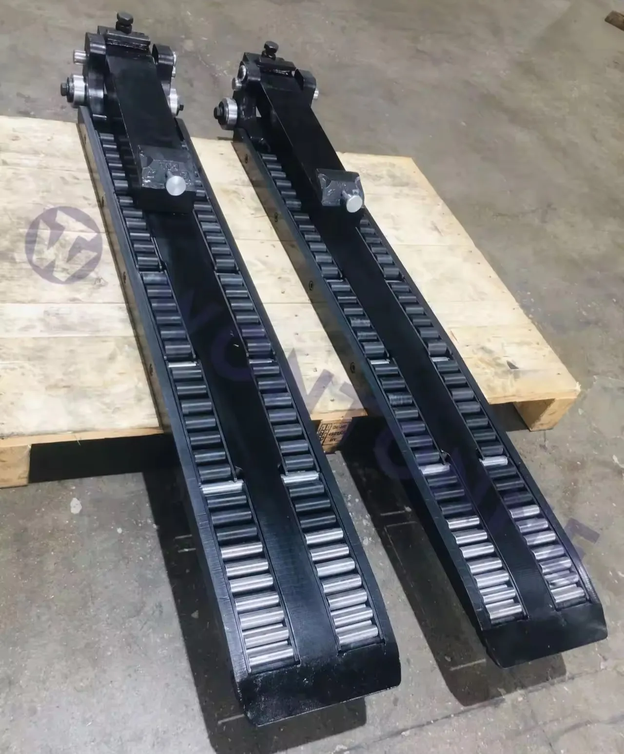 Forklift Attachment Roller Forks for Cargo Loading Without Pallet Forklift Extensions