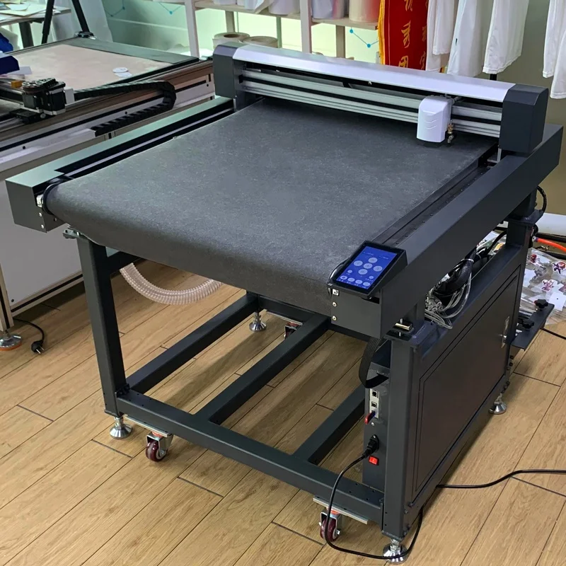Auto Continuous Feed Flatbed Cutting Plotter Signmaster Flat Bed Cutter Plotter Automatic Feeding Servo Driver Flatbed Cutter