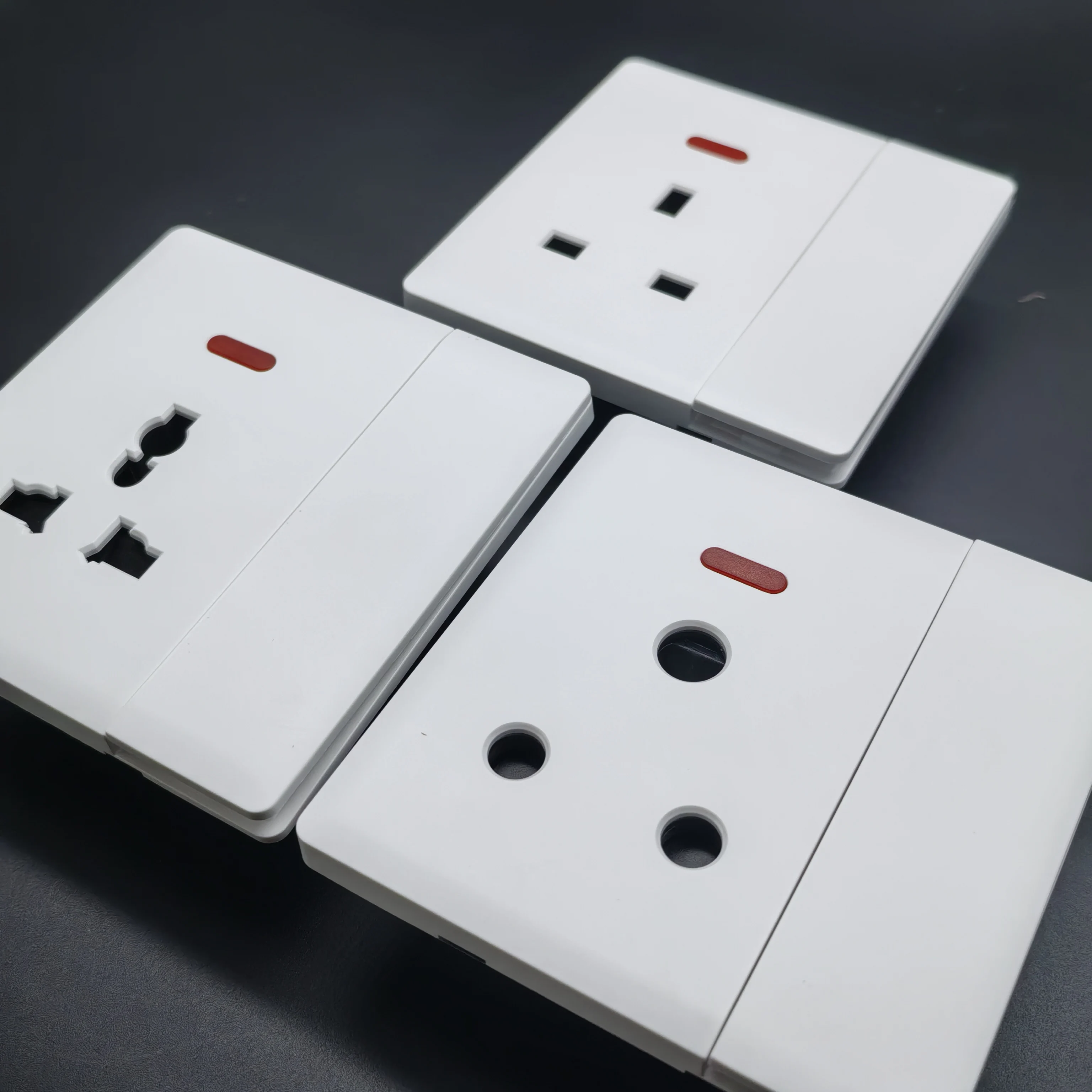 Wholesale Customized British 250V 13A UK Standard Wall Switch 15A Universal Socket Light 1 Gang 2 Way Wall Switch