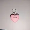 Expresión rosa y alegre.