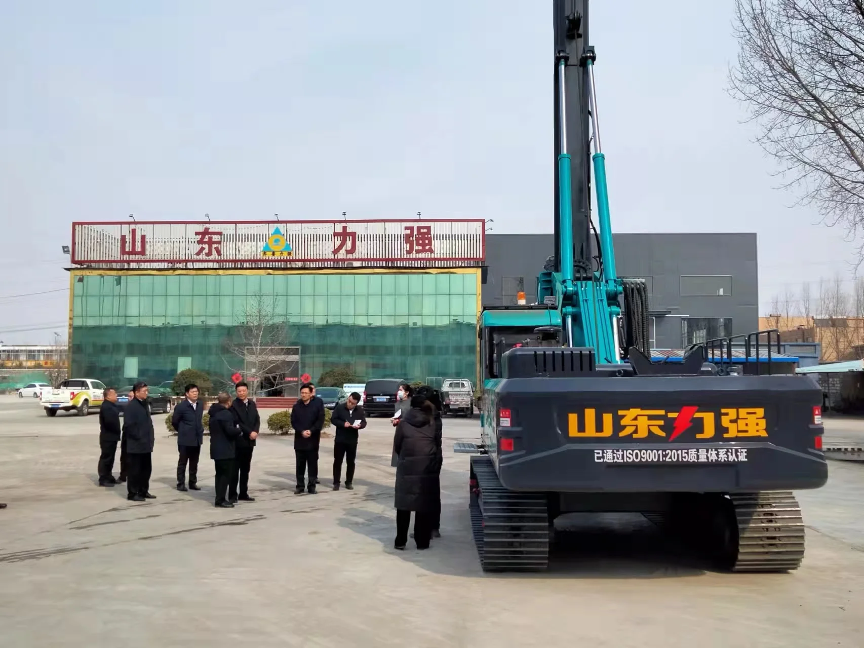 SDLQ Euro 5 Emission Standard Small Rotary Drilling Rig 15m Pile Driver Replaceable Drill Bit Factory Price
