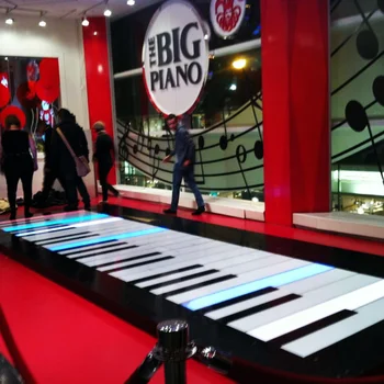Tapis piano géant pour plancher