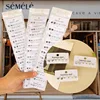 Trois paires de clous en acier argenté aux motifs aléatoires