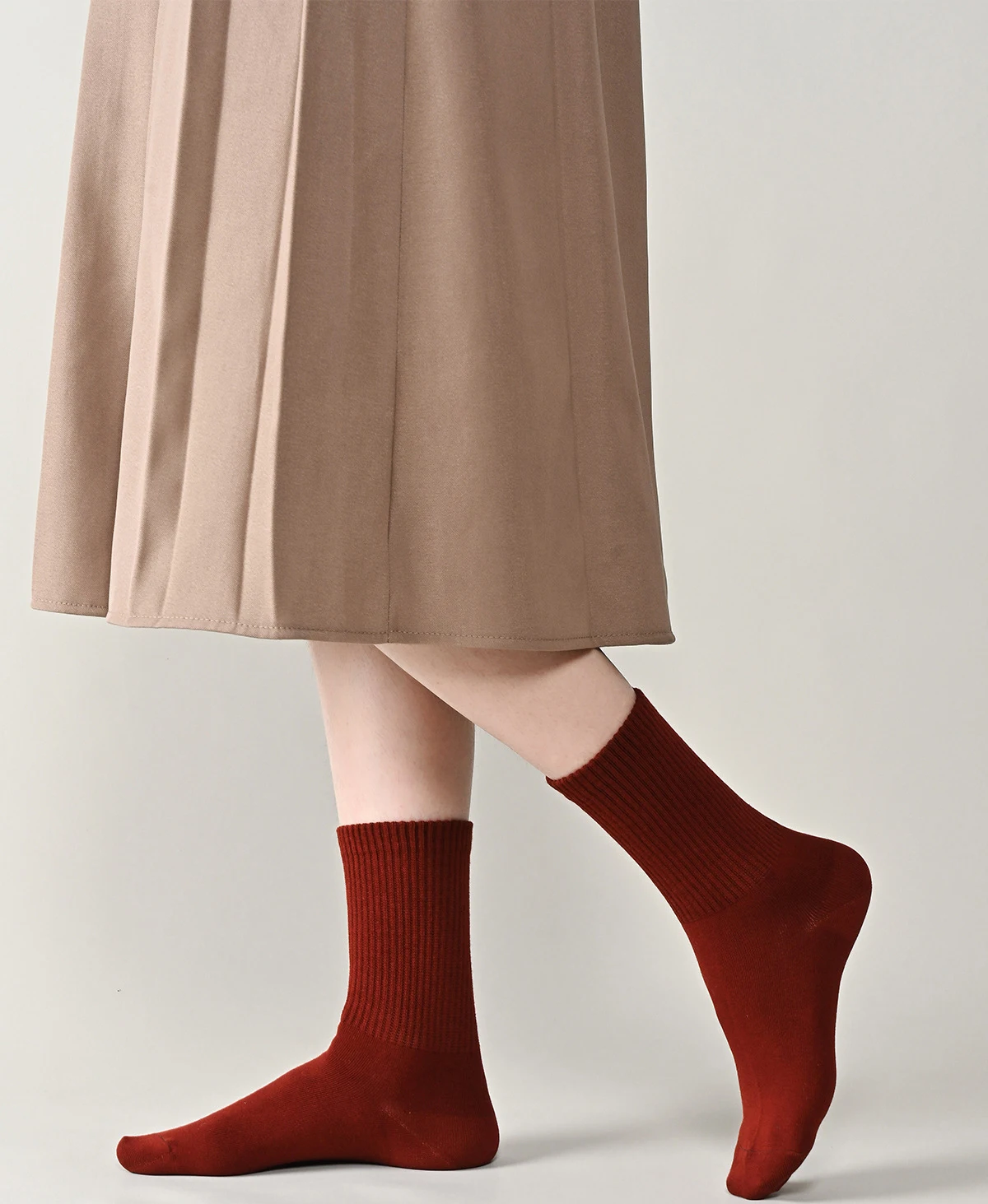 Classic cotton crew socks for women