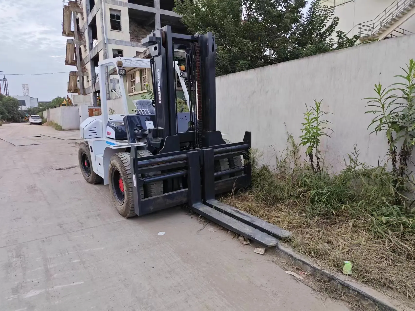 TCM FD100Z8 - 10ton Material Handing Forklift with Free Shipping