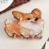 Pequeño corgi marrón