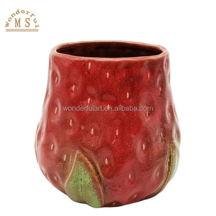 Porcelain fruit strawberry dish Shape Holders 3d fruit Style Salt and pepper bottle Kitchenware Ceramic canister Tableware jar