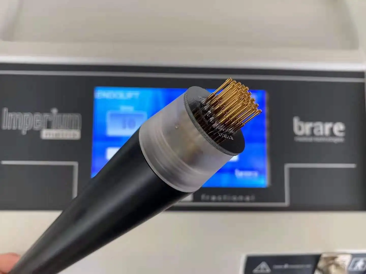 5D RF Matrix Needle Fractional Anti-aging sagging facial skin ultrasonic facial cosmetology machine