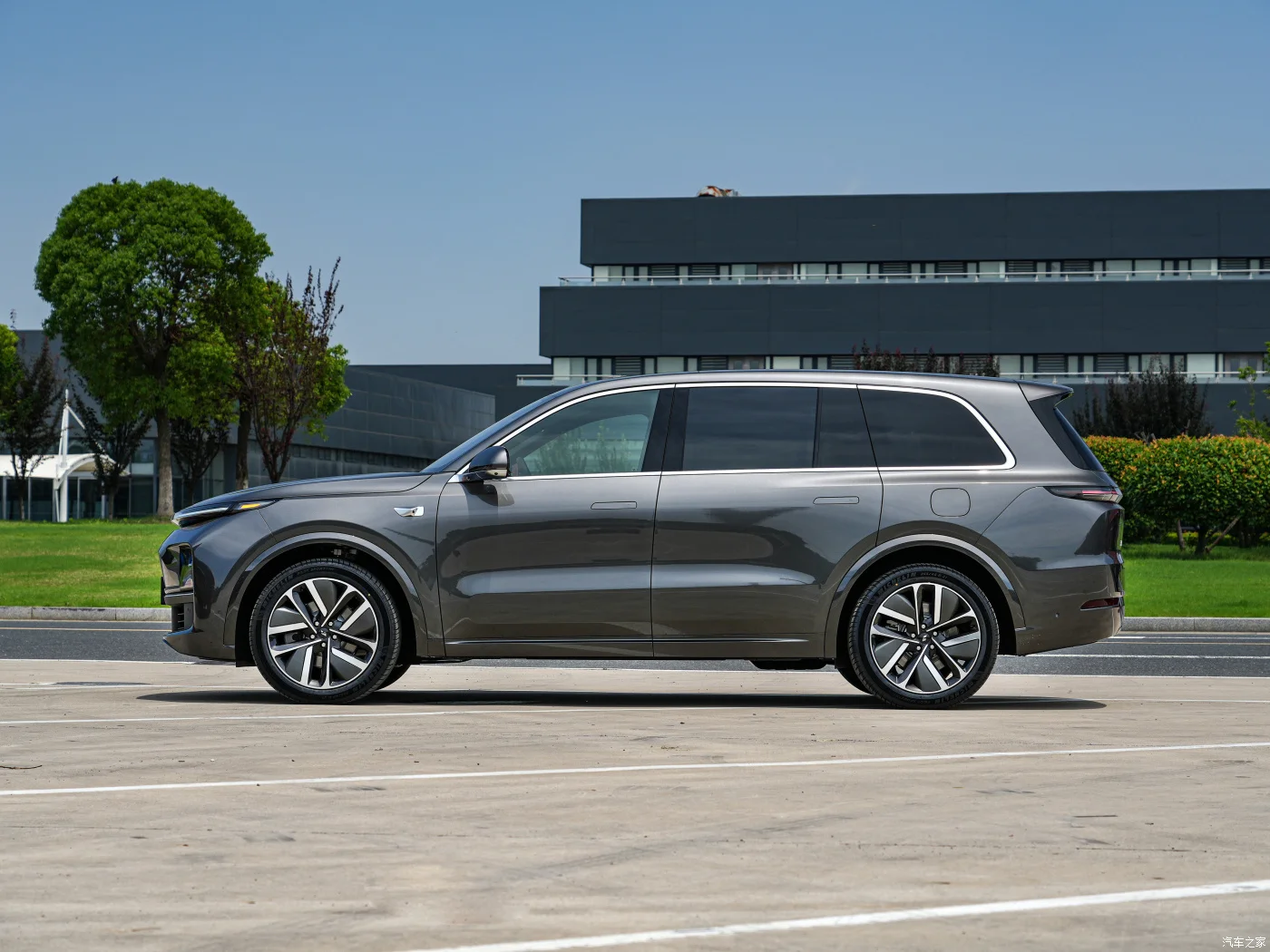 L9 Ev Car Chinese Exports Bishkek Spot On Sale Midsize 5 Seat Sedan