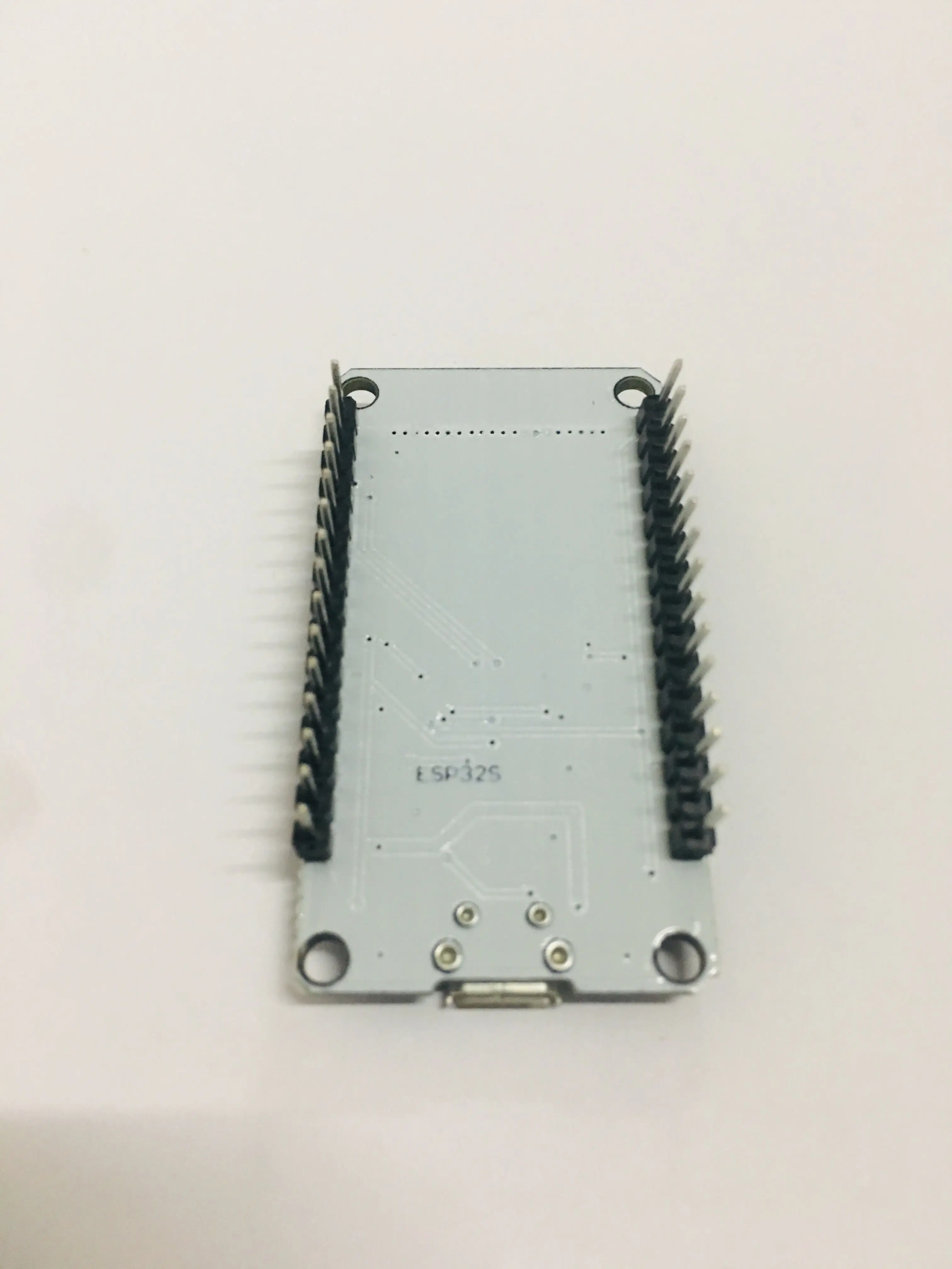 ESP-32S ESP-WROOM-32 ESP32 ESP-32 Wi-Fi двухъядерный процессор с низким энергопотреблением изолятор балки встряхивая