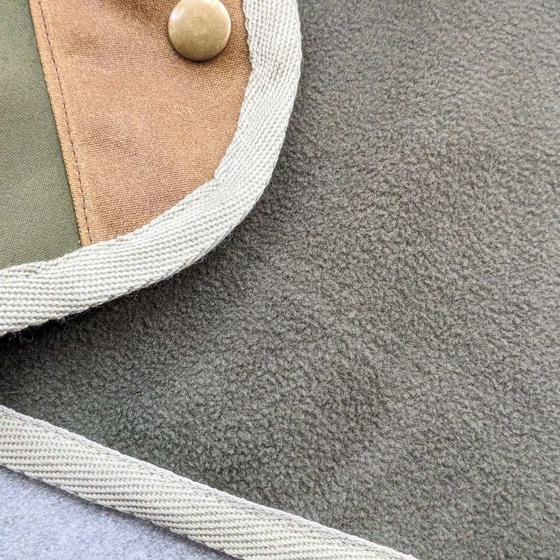 Qiqu Pet Supplies Custom New Designer Luxury Winter Warm Fleece Dog Coat Vest Jacket for Italian Greyhound Whippet Gripper Dogs
