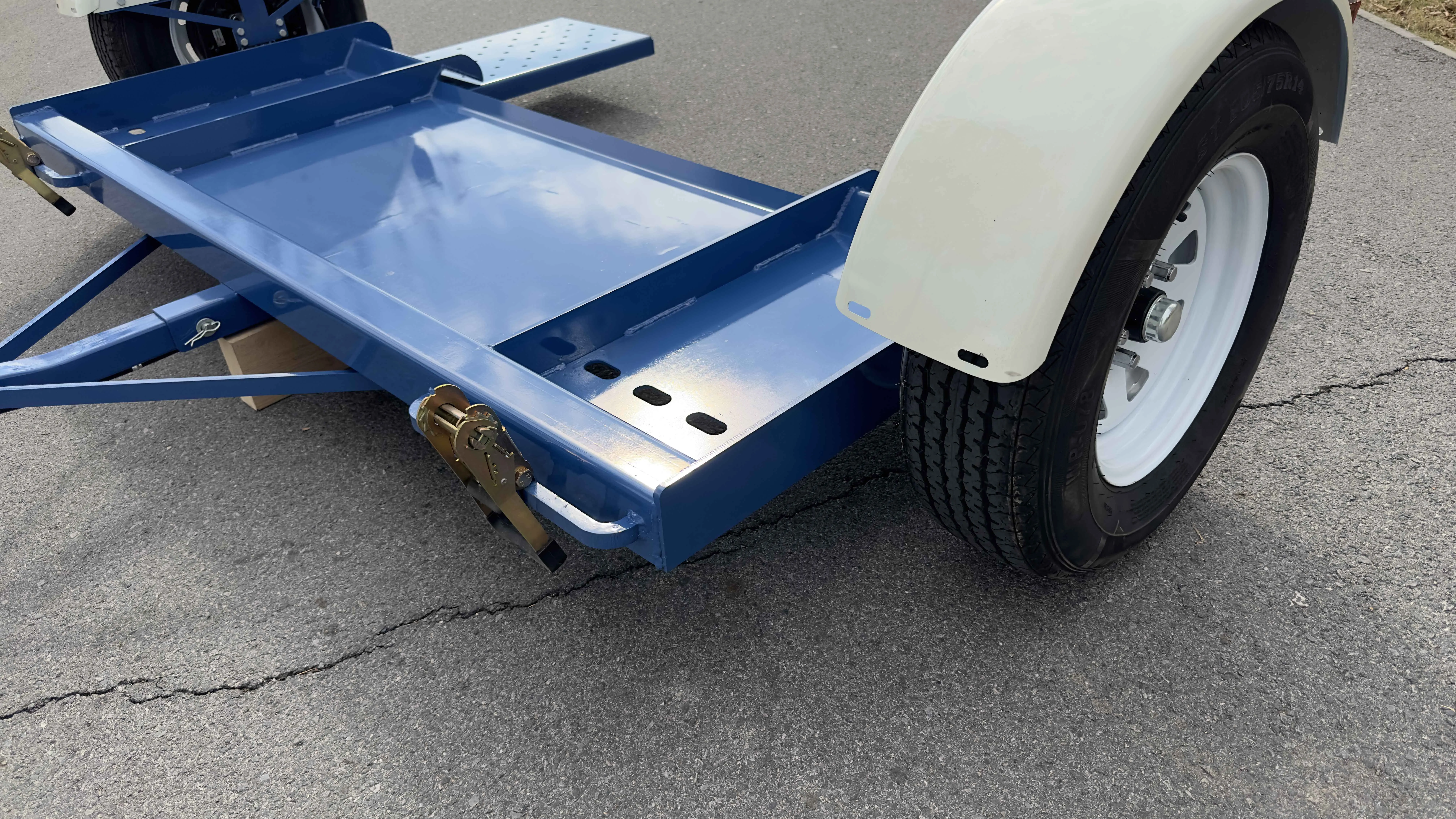 China Manufacture Lightweight Car Carrier Tow Dolly Hauler to Pull Car Trailer for Sale