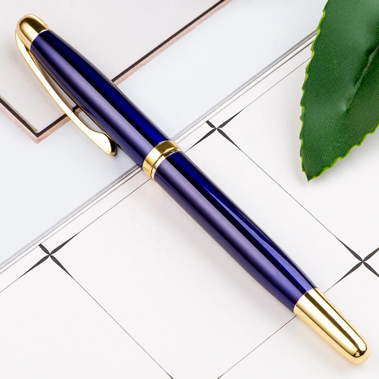 Personalized Black Twisty Gel Pen with Customized Logo 0.5mm Writing Width Metal Material in Stock for Advertising
