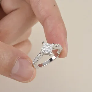 Muxcor Princess Cut Bright S925 Sterling Silver Elegant Classic Engagement Confession Temperament Moissanite Ring