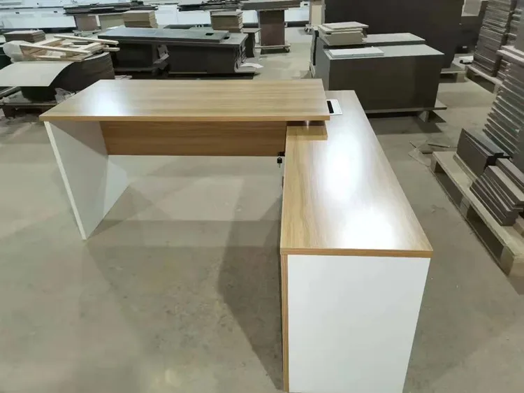 Shenyang Supplier Modern Most Beautiful Wooden Executive Desk Office