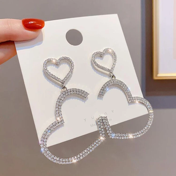 1 Pair Korean Style Letter Heart Shape Alloy Hoop Earrings