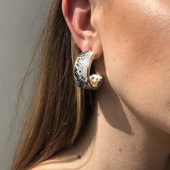 New fashion PU earrings Exaggerated snake pattern C-shaped earrings Personalized street shooting catwalk earrings