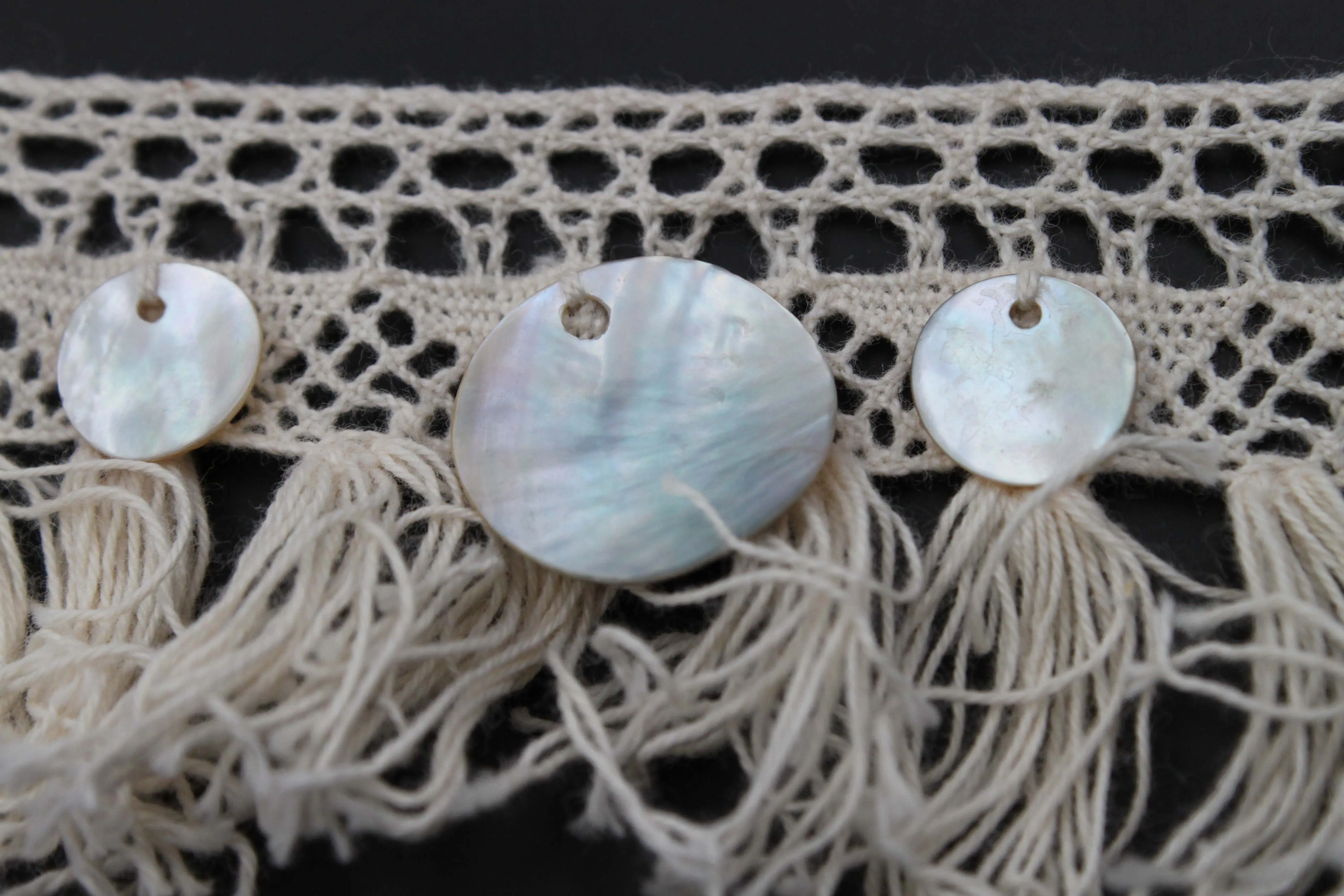 Оптовая продажа кисточек с отделкой бахромой и