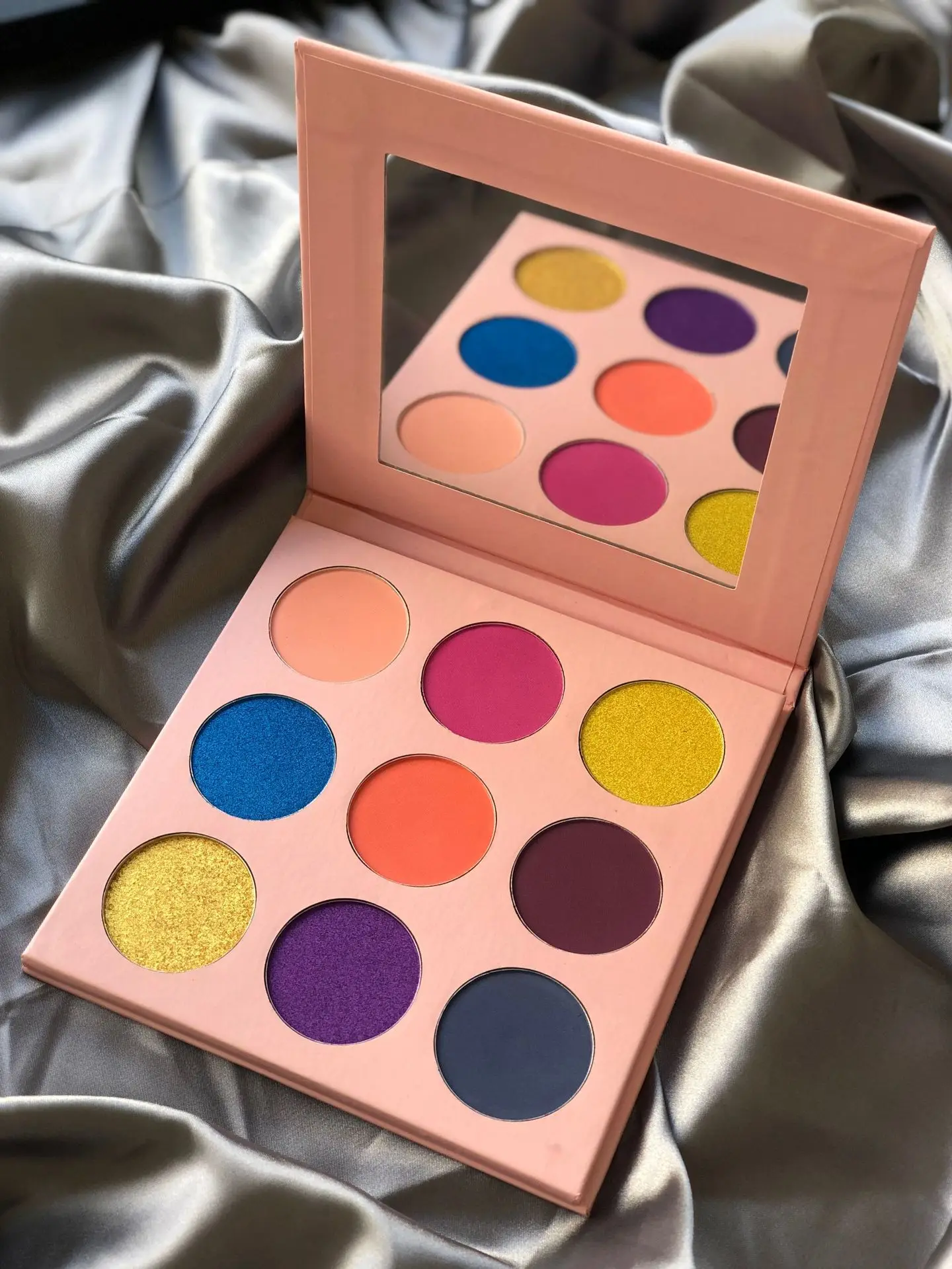 Quick Express Empty Magnetic Makeup Palette Matte Pearl Eyeshadow Palette with 9 Colorful Pans