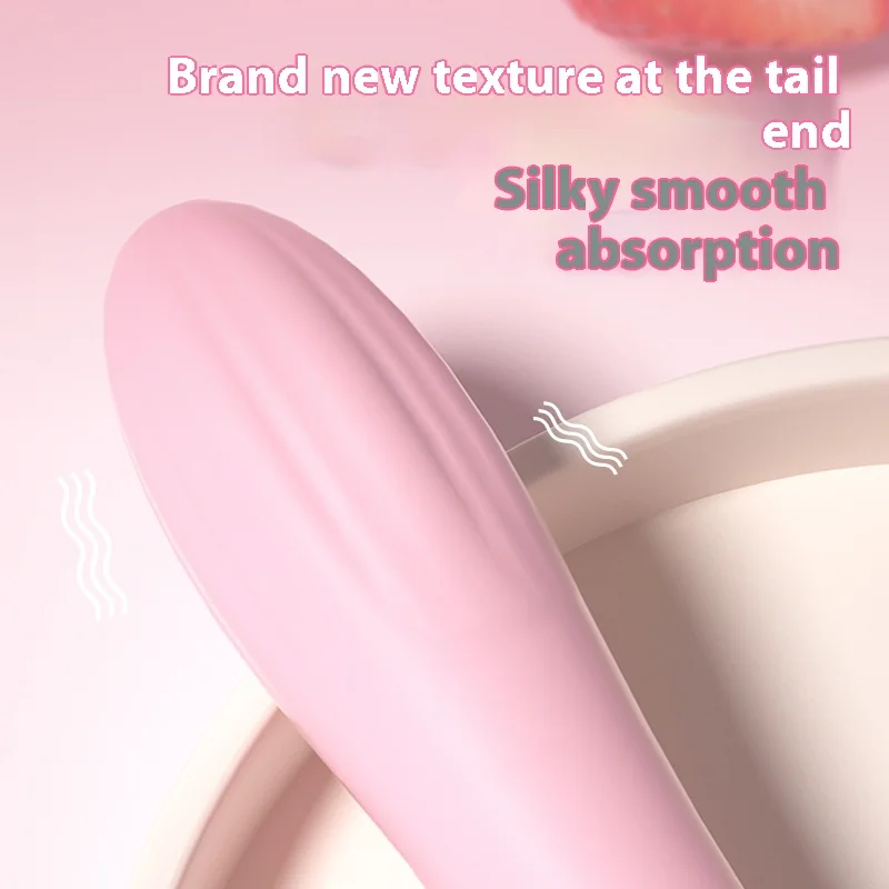 IPX5 waterproof clitoral vibrator in use