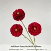 Peonia rossa con petali a strati