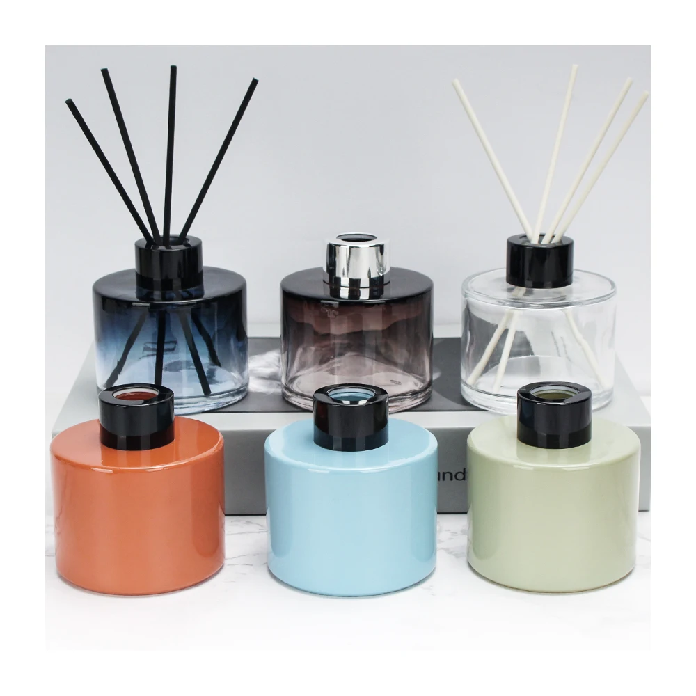 Wholesale 50ml 100ml Glass Reed Diffuser Bottle With Gold Cap Luxury Empty Glass Stick Bottle for Aroma Oil Diffuser