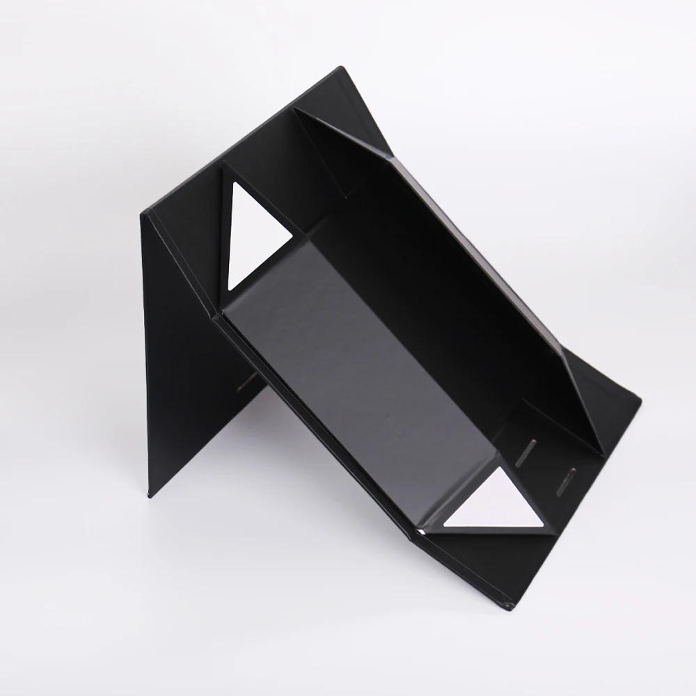 Aangepaste magnetische klappelijke omslagdoos van golfkarton met reliëfbedrukking, mat laminering en gerecycleerde materialen voor kleding