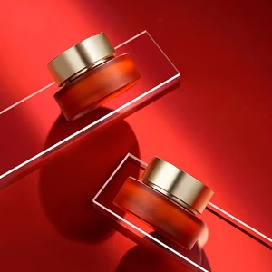 High Quality 30g 50g 100g Frosted Red Glass Cream Jar with Matt Gold Plastic Lid for Skin Care and Mascara Cosmetic Use