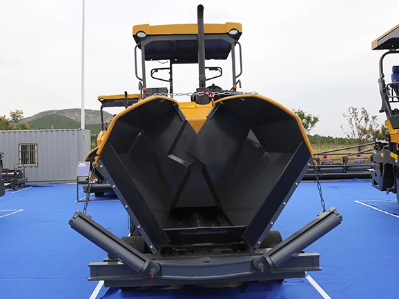 Road Construction Paver Machine RP453L Wheel Asphalt Concrete Paver details