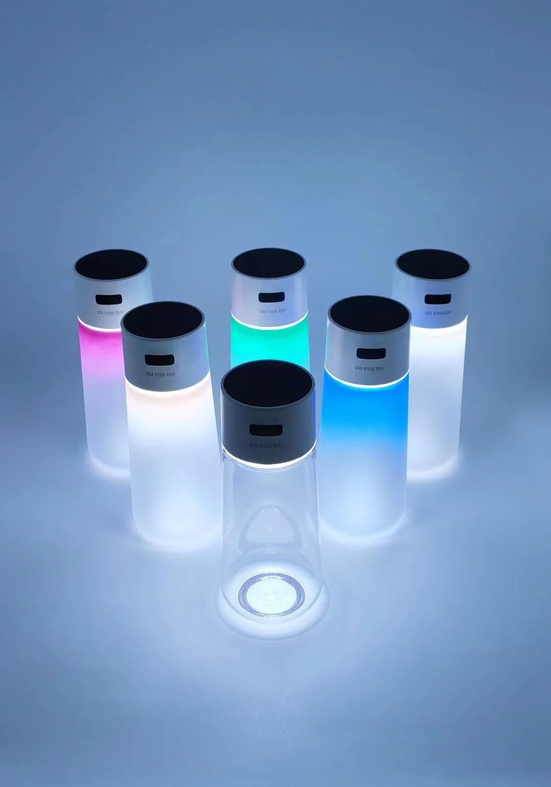 2023 New Popular Design Light Cup Plastic Rechargeable Luminescent Water Bottle Colorful Light Plastic Water Bottle