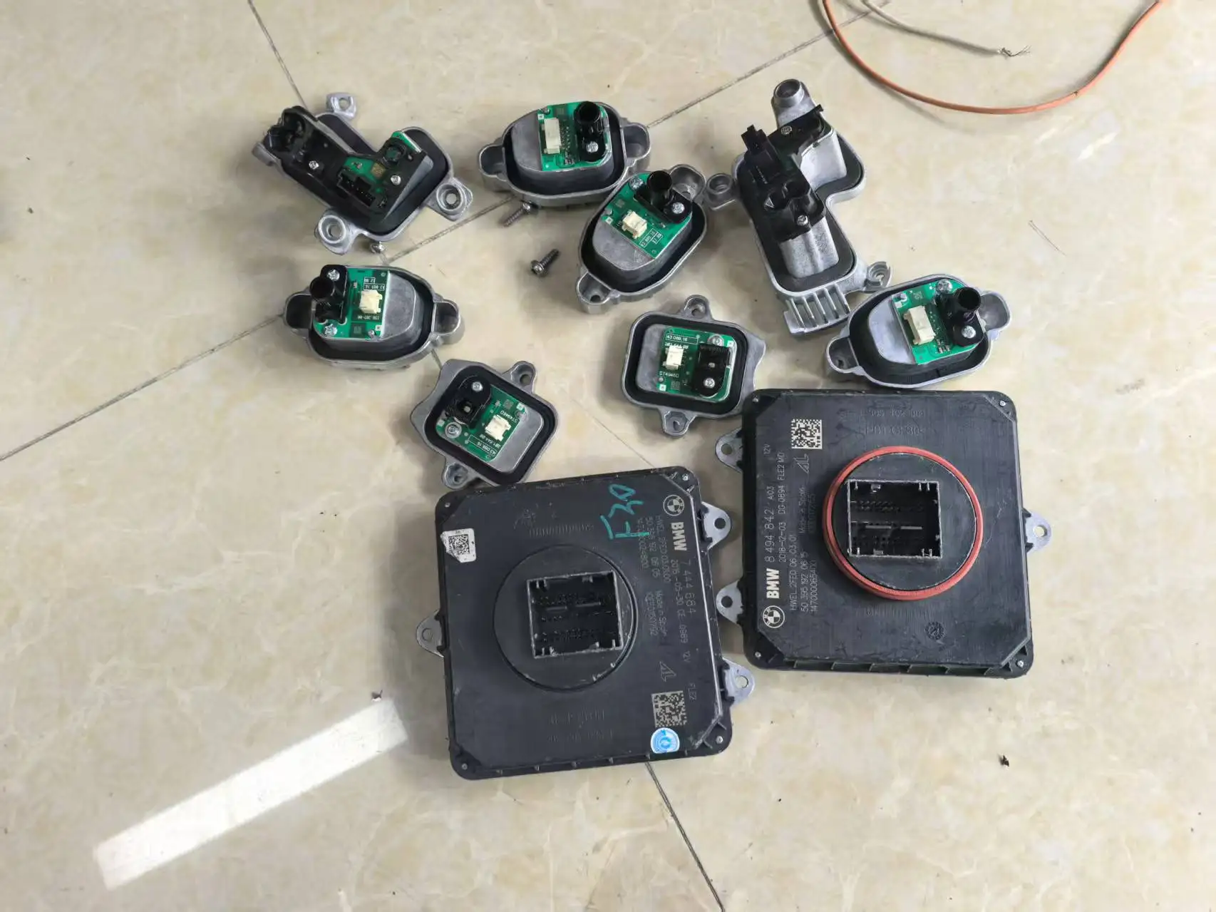 Hochwertige Autoteile für Scheinwerfermodul-Treiber – Detail 1
