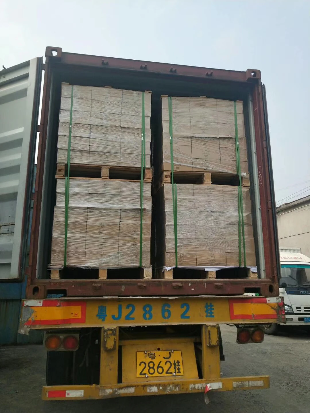 Loading with strong pallet