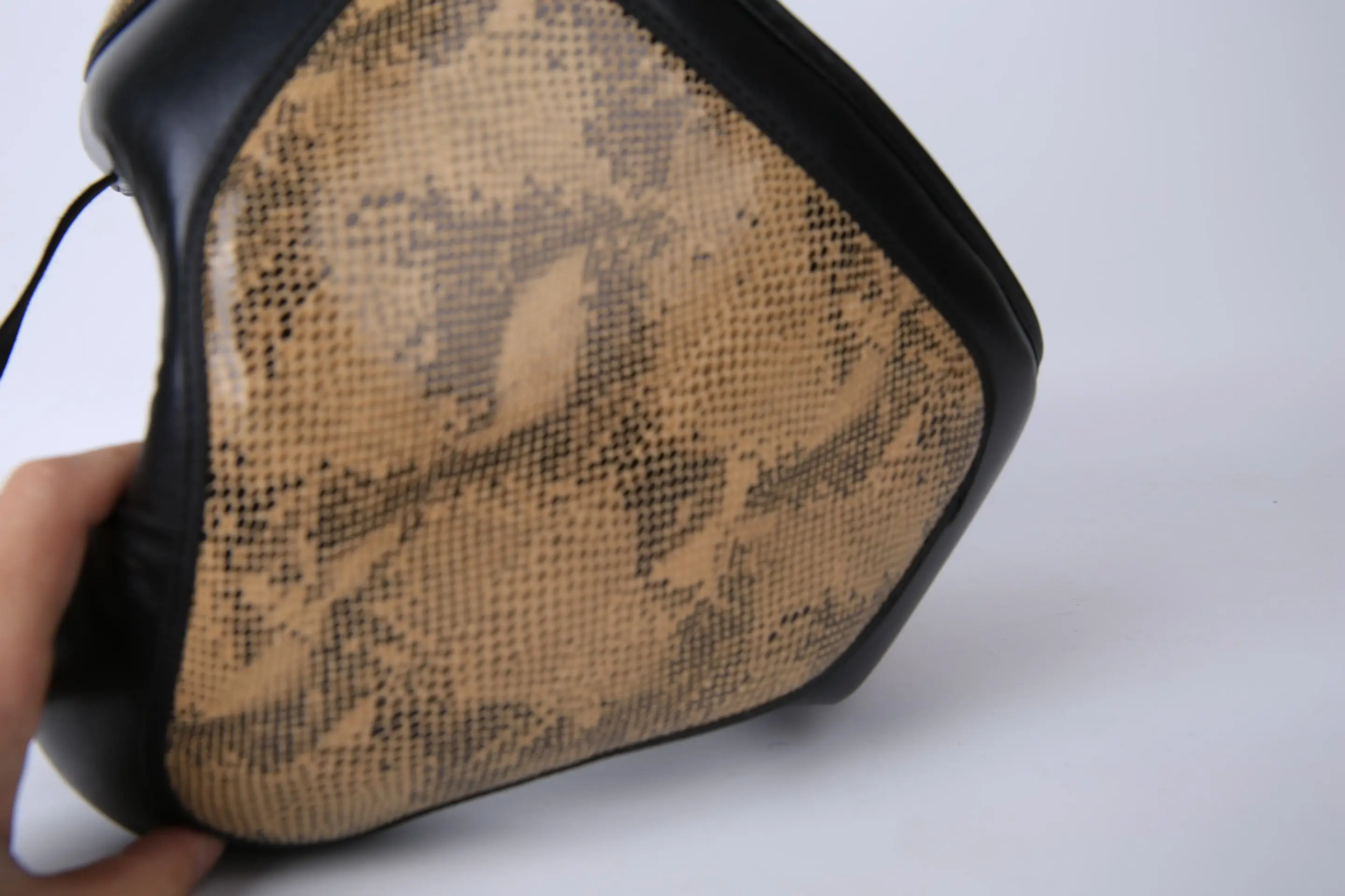 Tython Pattern Boxing Groin Guard Kick Groin Protector Kick Boxing Groin Gear with Wholesale Price and Best Price