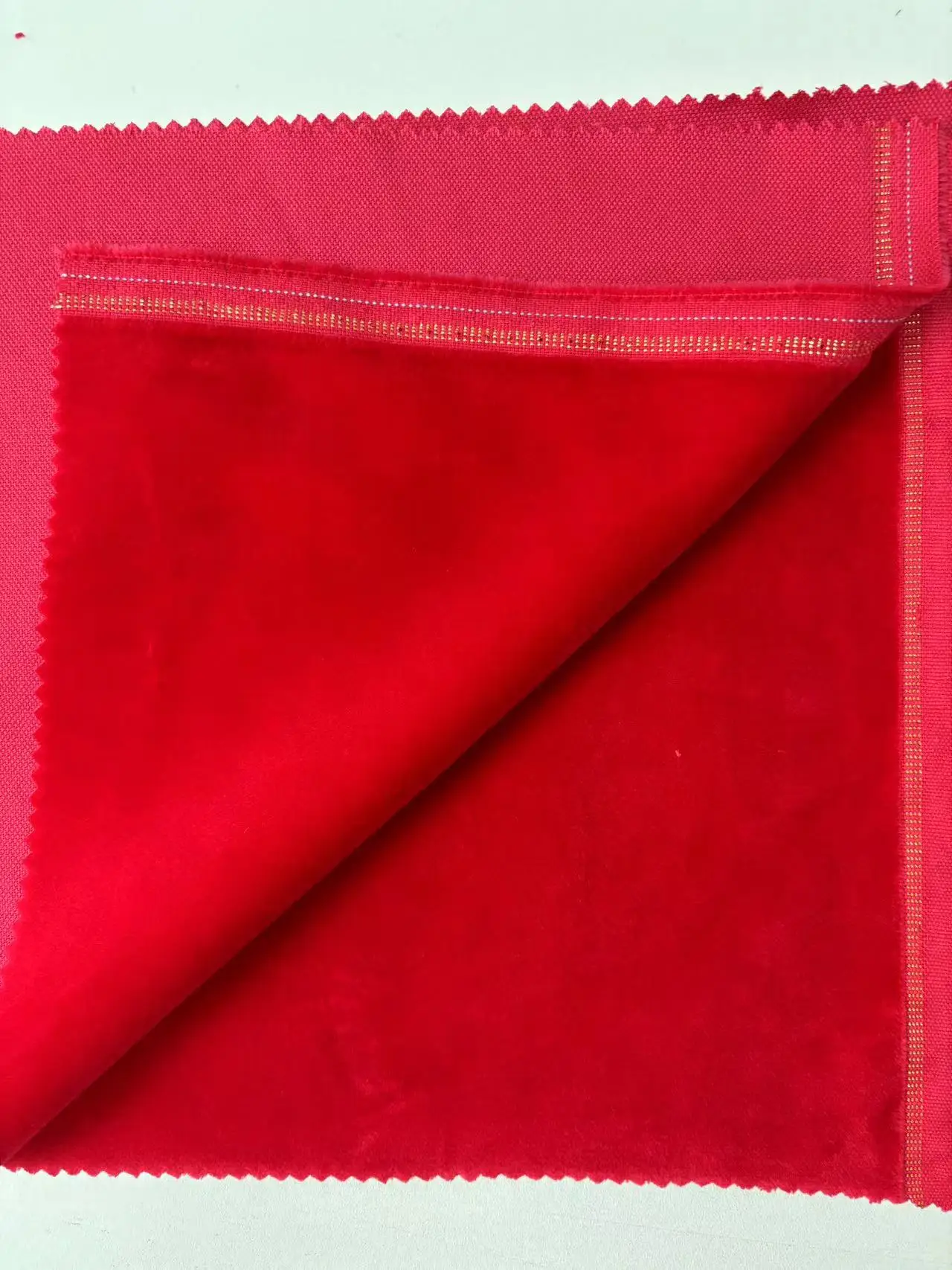 Textile Factory Direct 310gsm 100%Cotton Velvet Fabric for Girls and Boys Wedding Dress Algeria Royal Velvet Frame Packing