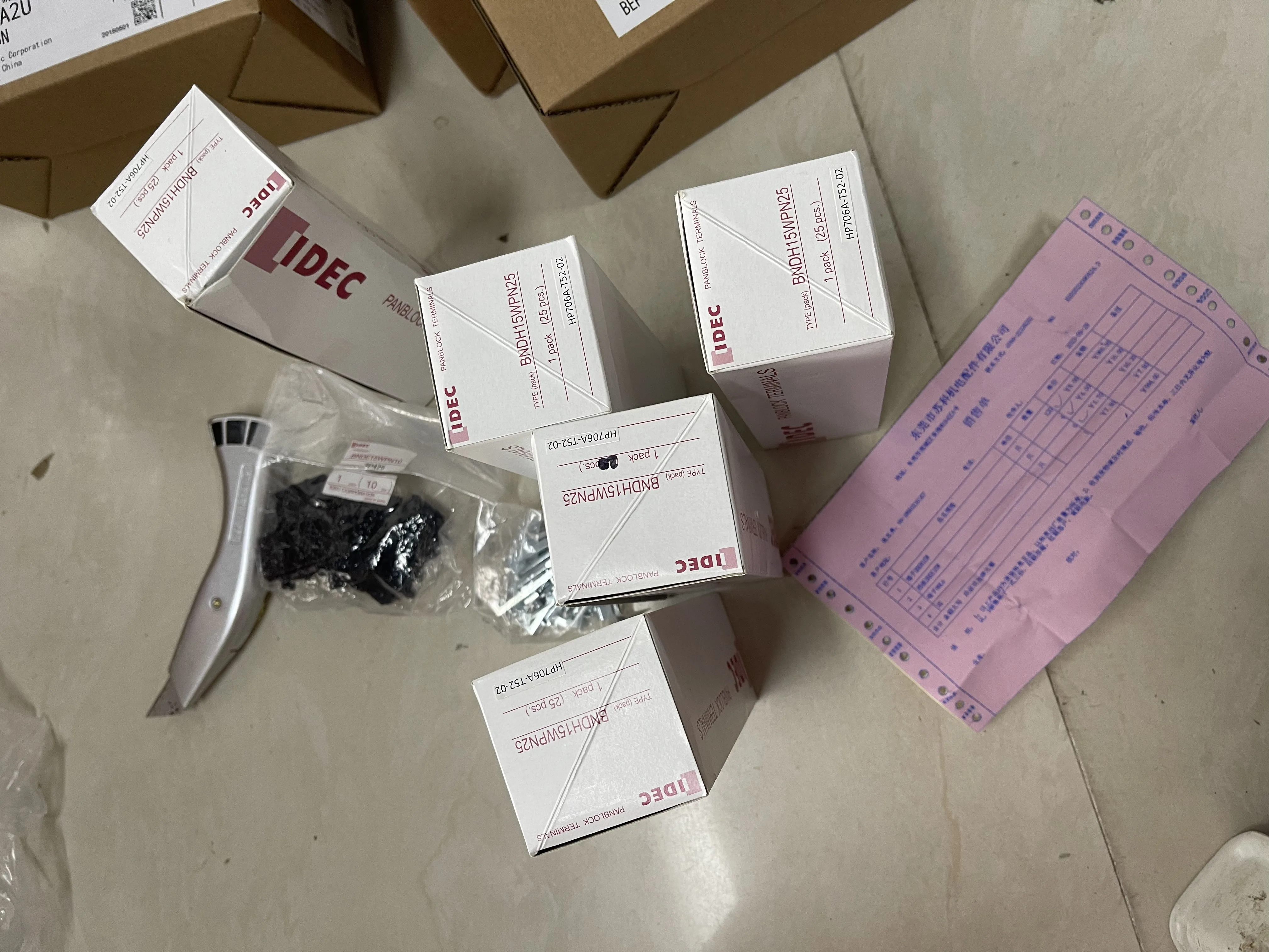 IDEC Terminal Block BNDH15WPN25 IDEC Terminal Block BNDH15WPN25