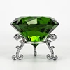 Soporte verde y plateado