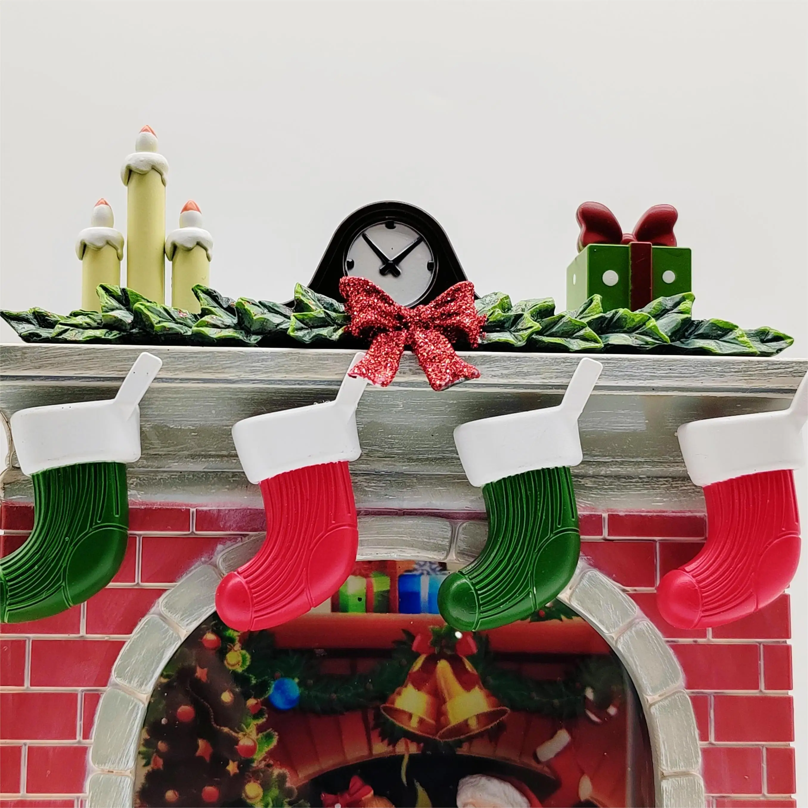 圣诞壁炉灯圣诞树脂工艺圣诞村场景圣诞老人和发光二极管灯| Alibaba.com, image size:2711x2711